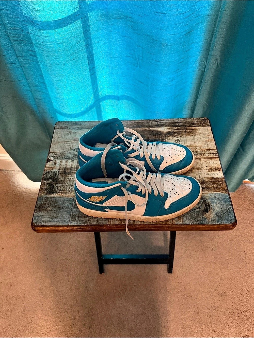 Nike Blue & White Sneakers